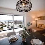 Penthouse & Wald Retreat *