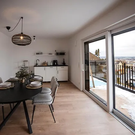 Penthouse & Forest Retreat - Near דירה *